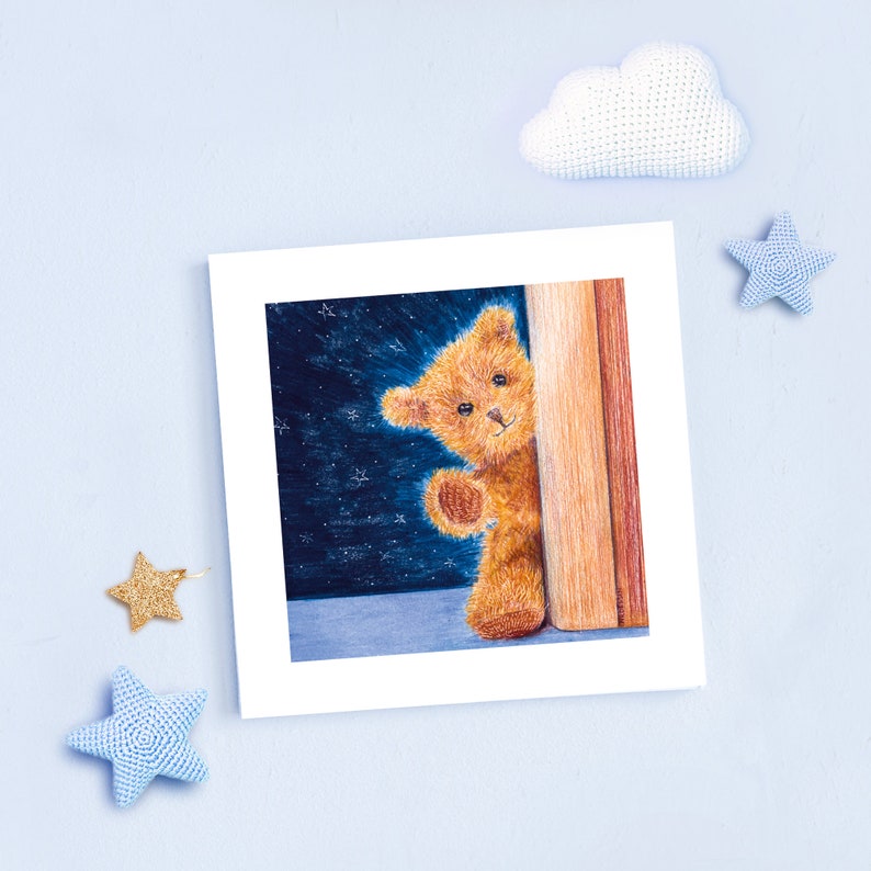 Carte naissance ourson + enveloppe illustration crayons de couleur impression mate carte postale carrée enveloppe carrée petit ours brun image 1
