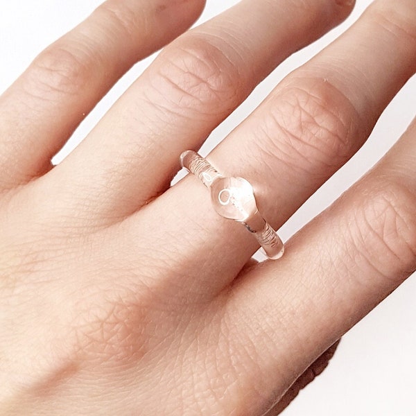 Anillo de vidrio transparente con punto, anillo de vidrio de murano, anillo minimalista, unisex, anillo elegante, trabajo de lámparas, vidrio de borosilicato, anillo de cóctel,