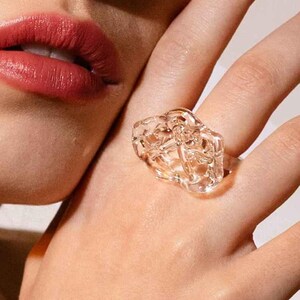 Bold Sculptural Statement Ring in Glass, unisex, elegant ring, lampworking, borosilicate glass, sculptural glass jewelry, avant garde ring