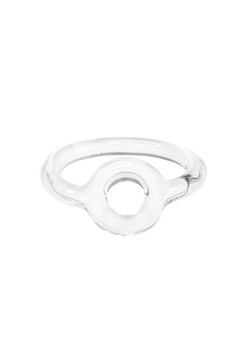 Anello di vetro unico con cerchio, minimalista e semplice, anello elegante, lavorazione a lume, vetro borosilicato, anello cocktail, anello circolare, anello ciambella immagine 2