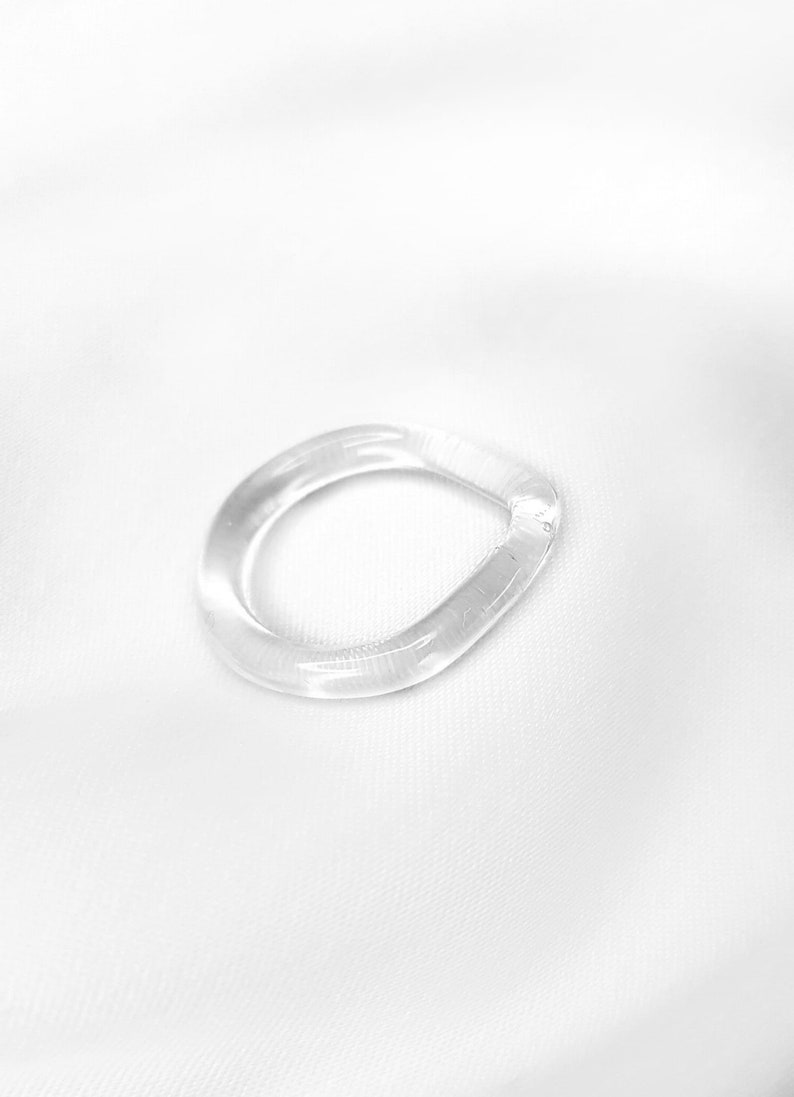 Anneau en verre minimaliste, unique et simple, anneau élégant, lampworking, verre borosilicate, anneau de coctail, anneau de lampwork, anneau moderne, unisexe image 4