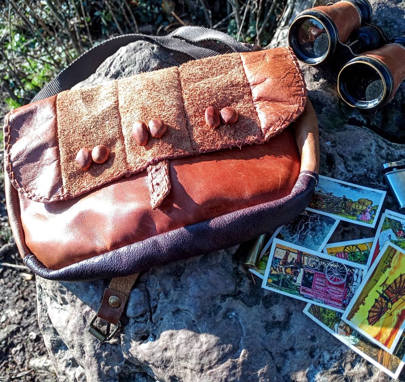 Arthur Morgan satchel Arthur's satchel side bag replica rdr 2 Adventurer hand made rdr2 red dead redemption 2 leather bag cross Jim milton image 3