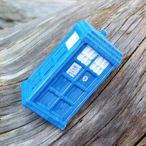 Police phonebox, magic blue box , blue box ? Badge who's box the 11th TARDIS doctor who nerdy retro 1960s
