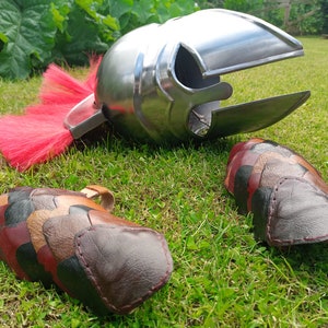 Scale braces,anime arm wrist armour, renascence assassin&#39;s vambracers faire medieval larp fantasy cosplay leather robin hood gauntlet viking