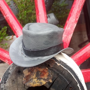 john Marston cowboy miniature hat younger hat grey butch Cassidy , original John&#39;s hat from rdr2rdr2 gamblers hat mini