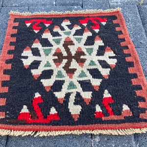 Small size kilim rug, 1.3x1.3 ft, Turkish handmade wool rug, Farmhouse decor, Square kilim rug, Doormat rug, Kilim, 384