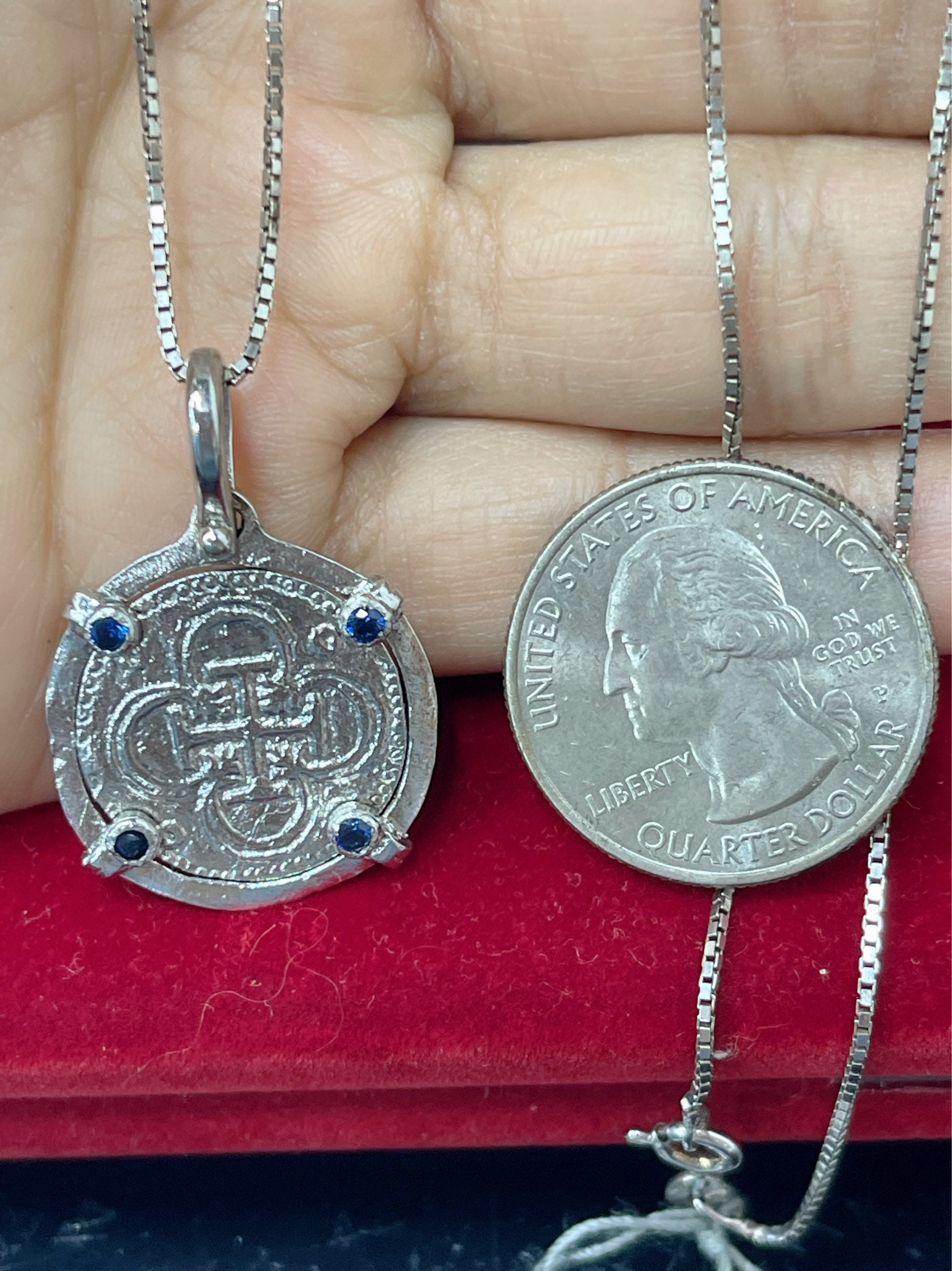 【Lavishe】Sera Vintage Coin Pendant Key Ring il_fullxfull.4139265562_g57d.jpg