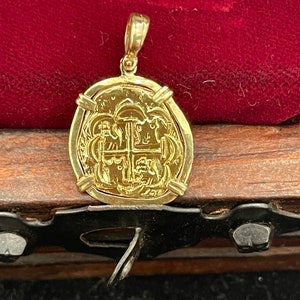 14k gold Atocha shipwreck treasure Mel fisher gold coin pendant