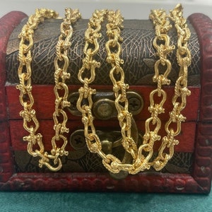 Handmade solid and heavy 14k gold shackle link chain 5.5mm