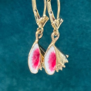 Pendientes de caracol hechos a mano en oro auténtico de 14 quilates