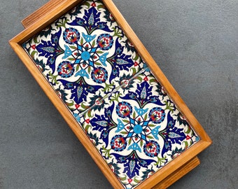 Wooden tray with ceramic tiles with blue/white flower mandala, decorative tray, serving plate, handmade