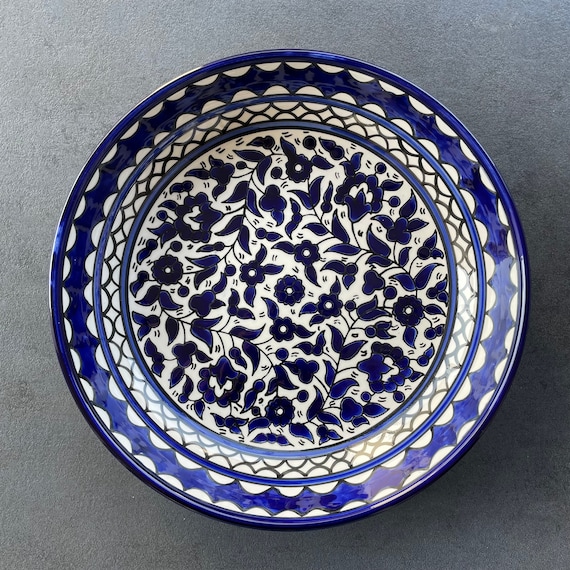 Large fruit bowl with oriental flower details, salad bowl, serving bowl, dinnerware, table decoration, center piece, boho, 30 cm
