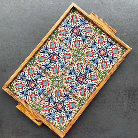 Olive wood tray with ceramic decoration