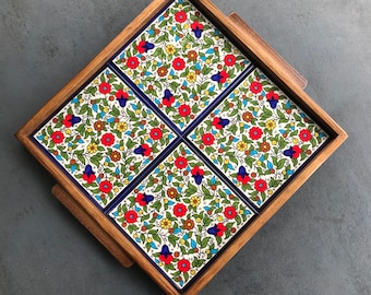 Quadratisches großes Holz-Tablett mit Keramik-Fliese, Servierplatte, Serviertablett, Boho, Blumen-Design, Deko für Küche und, Tischdeko