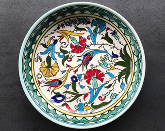 Frutero turquesa con detalles florales orientales