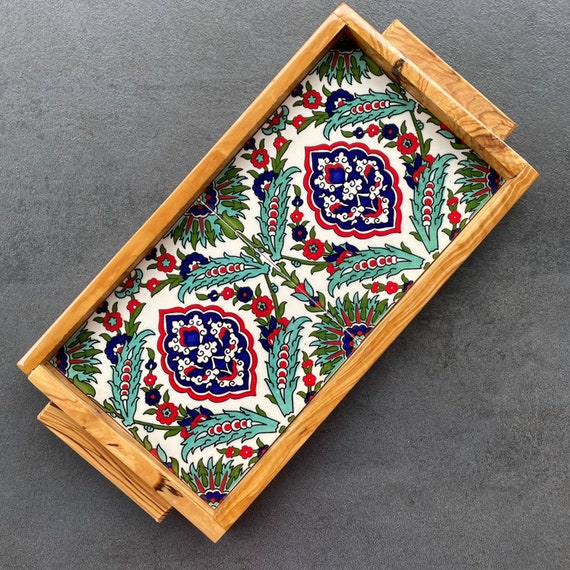 Olive wood tray with ceramic decoration