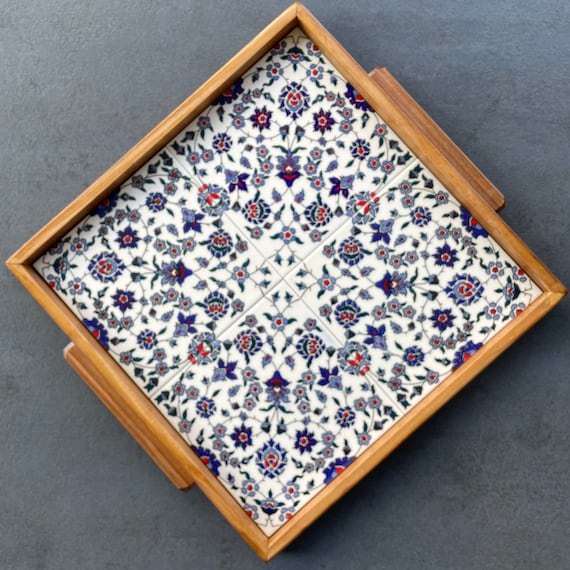 Tray with purple-white tiles