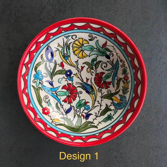 Bowl with red/turquoise flower pattern