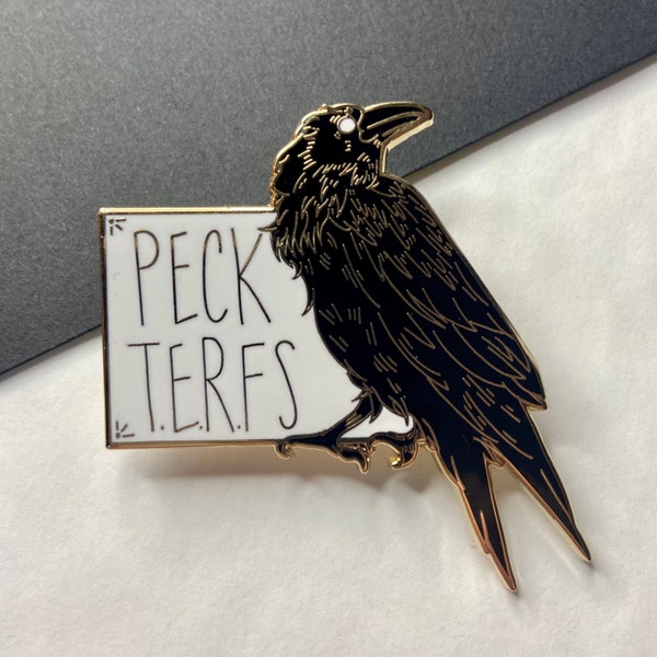 PERK TERFS: Queer / LGBTQIA + / Transgender Crow Schwarz und Gold Emaille Pin