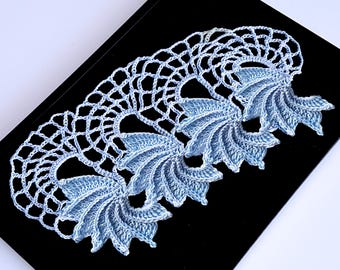 Decorative Lace Ribbon "Lily" Crochet Pattern EN/DE: PDF Vintage Crocheted Trim, Rustic Lace Border