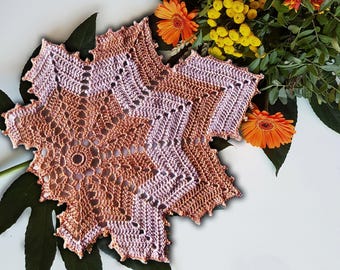 Maple Leaf Doily Crochet Pattern EN/DE: PDF autumn table decor, crocheted table design, fall doily, home design