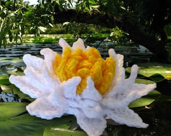 Crochet Pattern Water Lily for Beginners EN/DE: Lily Pad Crochet, PDF Flower Guide, Step-by-Step Instructions 3D Floral Pattern Eco-Friendly