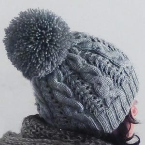 Anleitung Bommelmütze mit Zopfmuster stricken DE/EN: PDF Кinder- Erwachsenenmützen, diy Zopf-Strickmütze mit Pompon, gestrickte Beanie