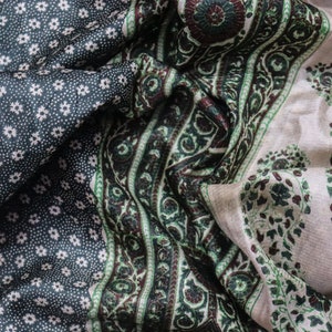 GRATIS VERZENDING, grijze en witte bloemenprint 5 Yard Recycle Silk Saree, vintage zijde, ambachtelijke stof SS1342