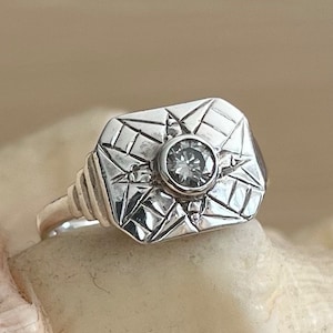 Bague ancienne art deco en argent et diamant gris naturel image 1