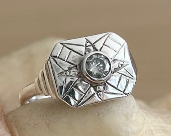 Bague ancienne  art deco en argent et diamant gris naturel