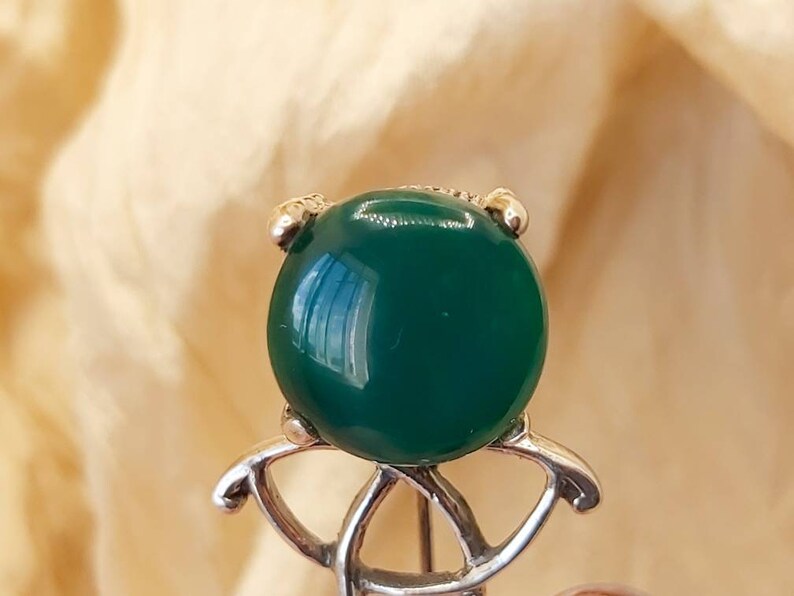 Sword Mythology Kilt Pin /'As Found/' Condition Vintage Scottish Celtic Knot Dirk Kilt Pin Green Glass Cabochon Long White Metal Brooch