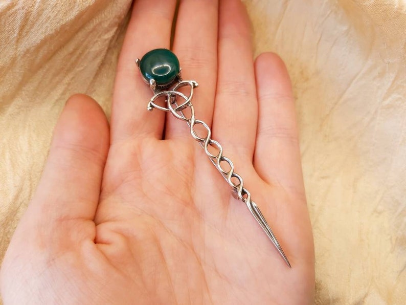 Sword Mythology Kilt Pin /'As Found/' Condition Vintage Scottish Celtic Knot Dirk Kilt Pin Green Glass Cabochon Long White Metal Brooch