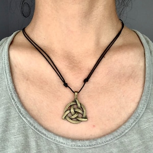 Celtic knot necklace-Celtic Trinity Knot pendant-Triquetra pendant -Mens pendant-Women pendant-Antique bronze pendant-Uk seller