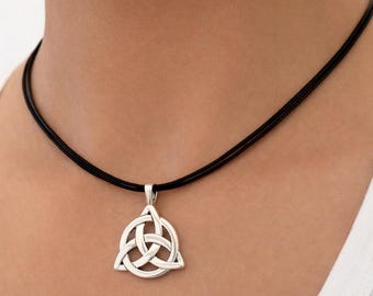 Celtic knot pendant-Stainless steel Celtic Knot-Trinity Celtic knot pendant-Triquetra pendant-Balance and harmony pendant-Handmade jewellery