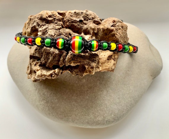 Bracelet Perles De Bois Africain Style Rasta - Couleurs Vert, Jaune, Rouge, Noir - Occasion Bon état