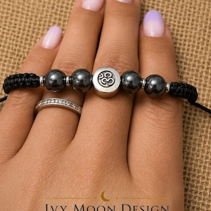 Bracelet Om - Bijou Ohm - Symbole Aum - Mala de yoga - Méditation - Hindouisme - Bijou fait main - Bracelet en perles d'hématite - Cadeau d'anniversaire - Bracelet homme - Royaume-Uni