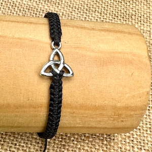 Symbolic Knot bracelet-Black bracelet-Tiny Celtic Knot bracelet-Celtic Trinity Knot bracelet-Power of Three symbol-Triquetra bracelet-Irish