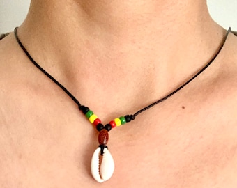 Collier de coquillages Cowrie-Collier Reggae-Couleurs Reggae-Choker de coquillages Cowrie-Collier fait à la main -Choker de style plage-Collier unisexe