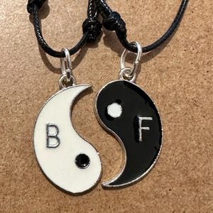 Set of 2 Yin Yang Best Friends Necklace-Yin Yang pendant-Best friends forever necklace-Gift for couples-Couple necklace-Friendship necklace