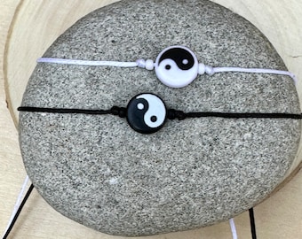 Yin Yang bracelets-Couples bracelets-Best friend bracelets-Wish bracelets-Black and white-Handmade-Tai chi symbol-Feng shui-Yin Yang-Gift-Uk