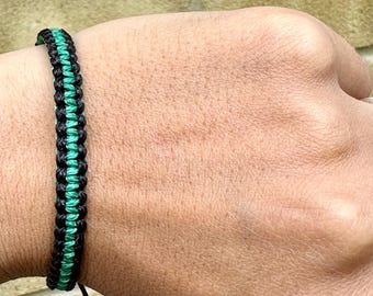 Green and black bracelet-Surfer bracelet-Friendship bracelet-Knotted bracelet-Waterproof-Mens bracelet-Handmade-Braided bracelet-Woven