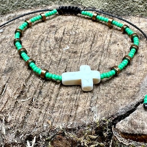 Beaded bracelet-Green bracelet-Cross bracelet-Dainty bracelet-Stone cross-Handmade-Women bracelet-Christian bracelet-Good luck bracelet-Uk