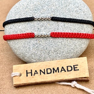 Pulsera de plata de ley - Hilo rojo - Hilo negro - Pulseras trenzadas con cuentas de plata de ley - Regalo para hombre - Regalo para mujer - Hecho a mano - Delicado