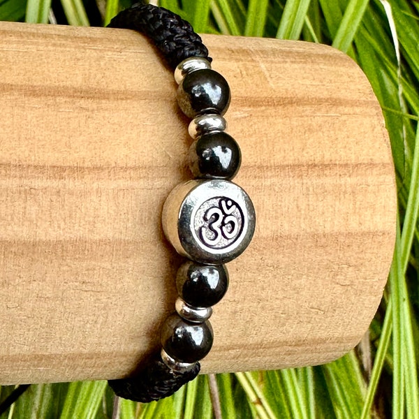 Om Armband-Ohm Schmuck-Aum Symbol-Yoga Mala-Meditation-Hindu-Handgefertigter Schmuck-Hämatit Perlen Armband-Geburtstag Geschenk-Herren Armband-Grossbritannien