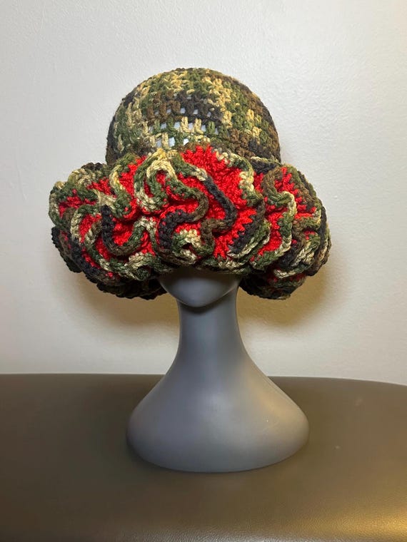 Handmade Crochet Ruffle Bucket Hat: Camo & Red - Etsy display picture 2
