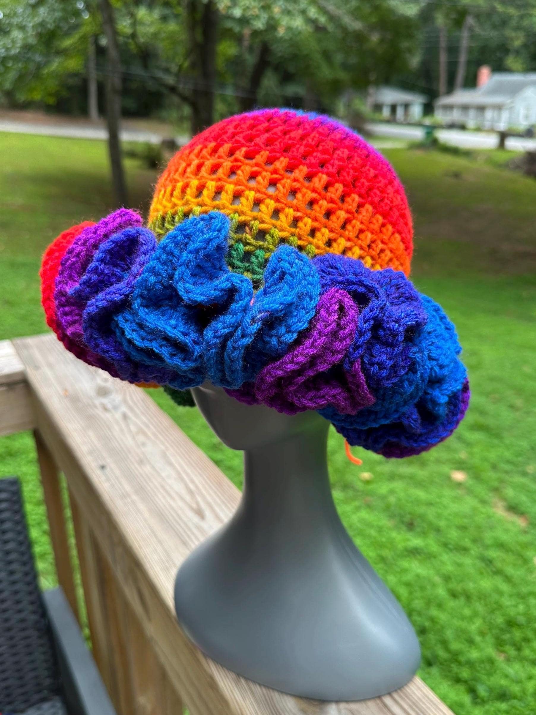 Handmade Crochet Ruffle Bucket Hat: Colorful Chic Accessory  display picture 3