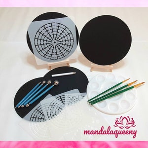 Mandala-schilderset met stencils, 4 ronde MDF-panelen met zwarte primer van 17 cm, dottingtools, set van 3 penselen en mengpalet