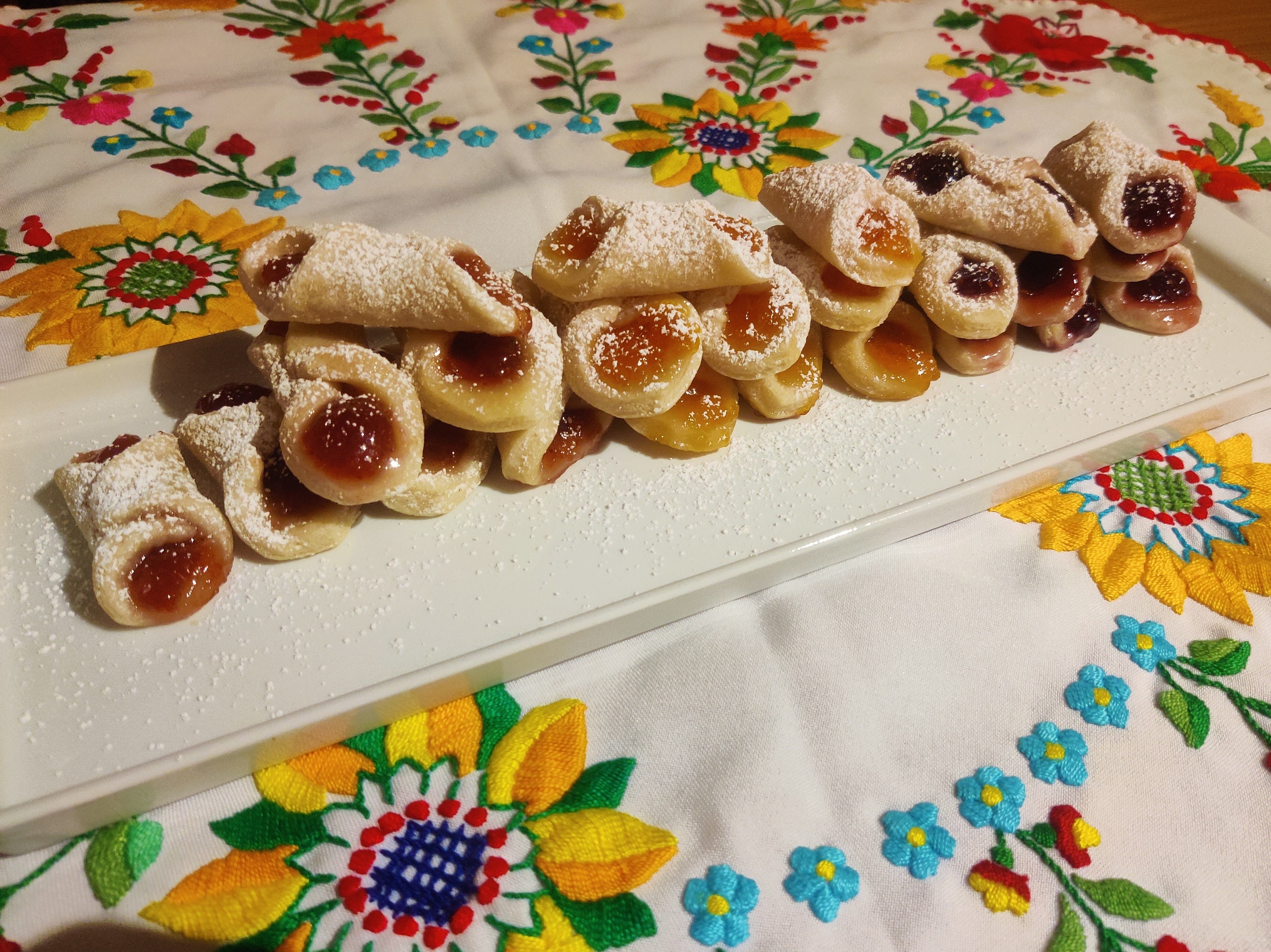 1 lb Hungarian Kolache Cookies: Cream Cheese Kiffles with Jam