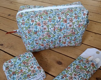 Grande trousse de toilette matelassée "Primavera" / Doublure tissu imperméable / Étui brosse à dents et lingettes en option