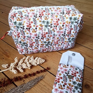 Large quilted toiletry bag "Indian Summer" / Waterproof fabric lining / Optional toothbrush and wipes case